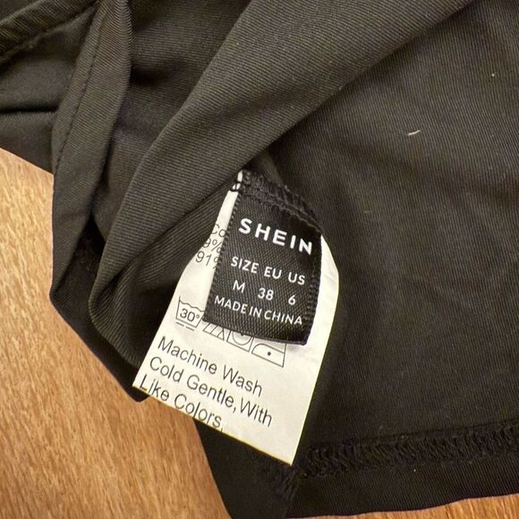 SHEIN Black Off-Shoulder Crop Top with Chain Straps - Picture 4 of 4